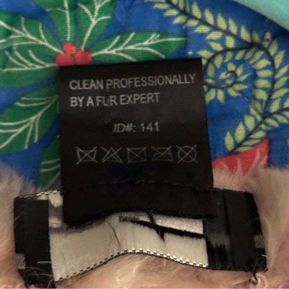 Black Rivet Rabbit Fur Pink Pullover Pancho- soft and luxurious - Picture 5 of 6